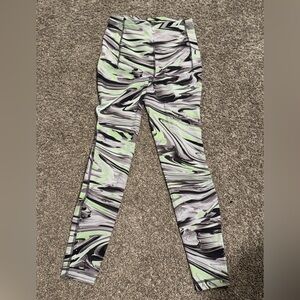 lululemon women’s Marble Pattern Leggings - Green and Black size 6